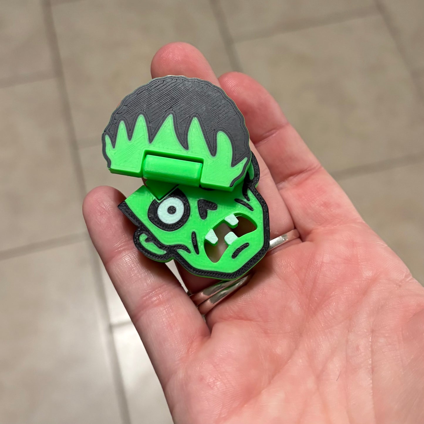 Made by Mike: Slip Slidin’ Zombie Fidget