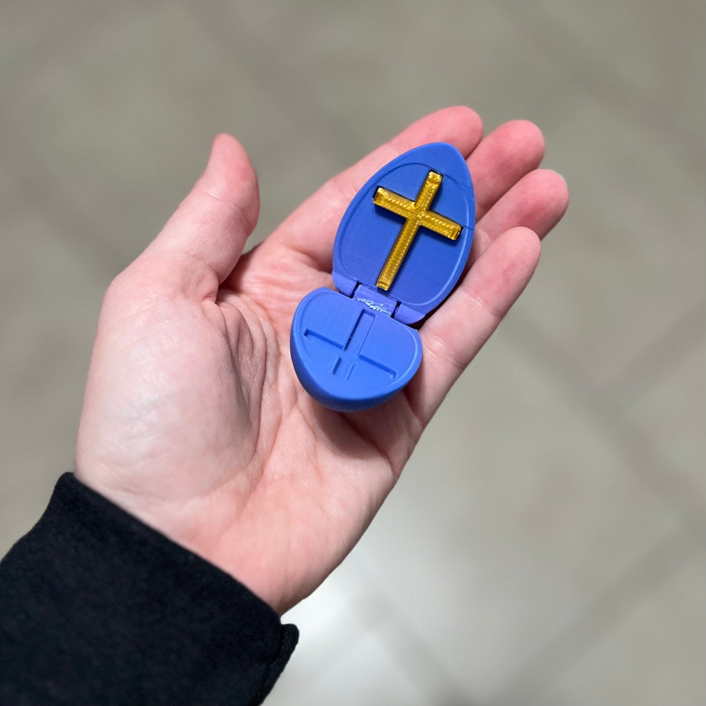 Made by Mike: Cross Surprise Egg