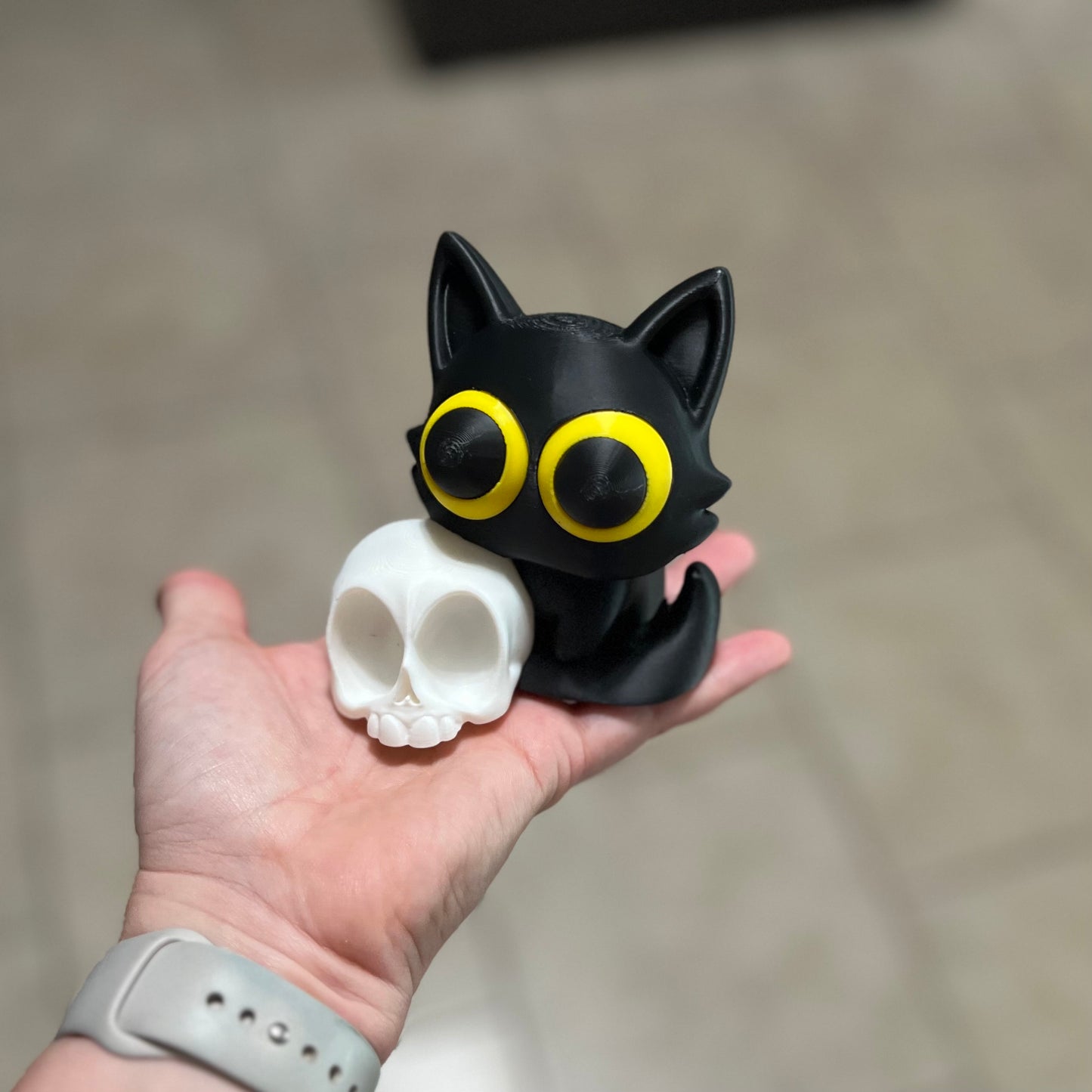 Made by Mike: Spooky Black Cat Decor
