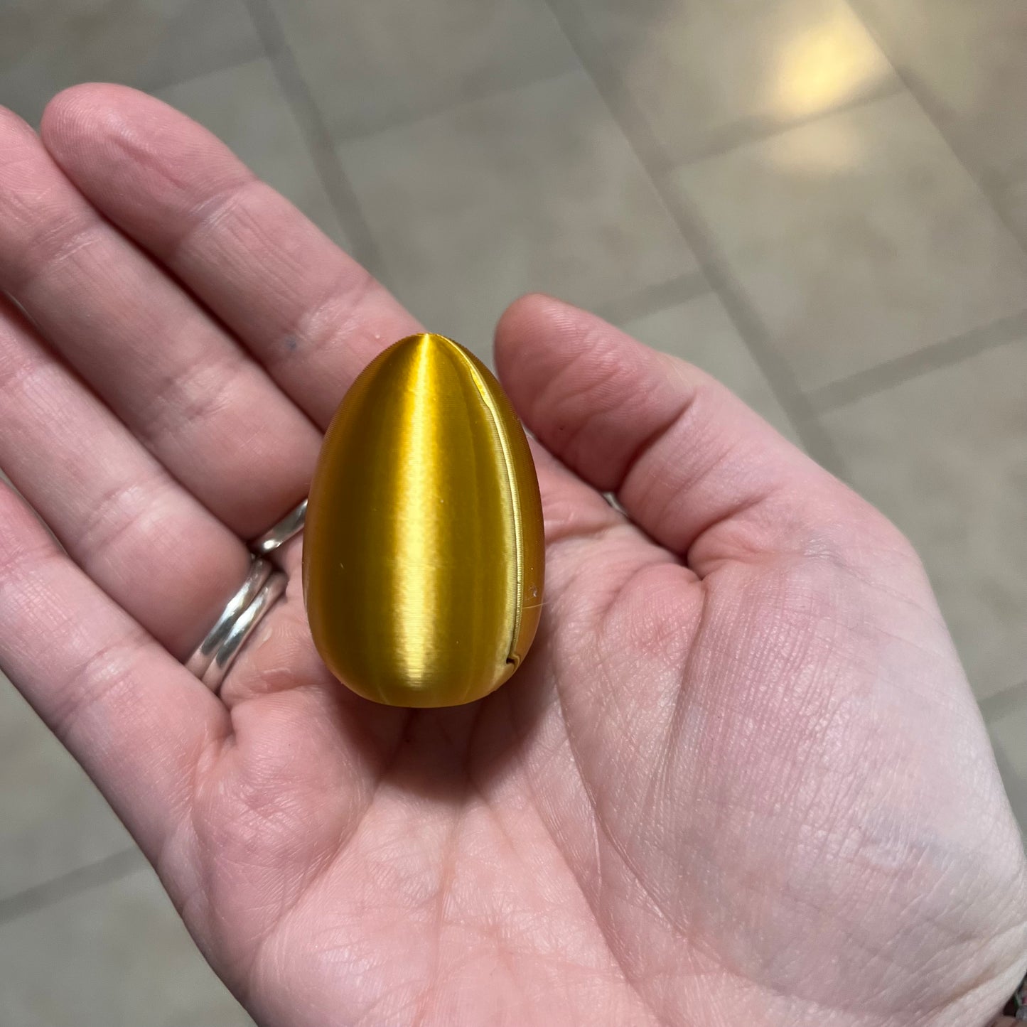 Made by Mike: Golden Egg Fidget Surprise - Steamroller