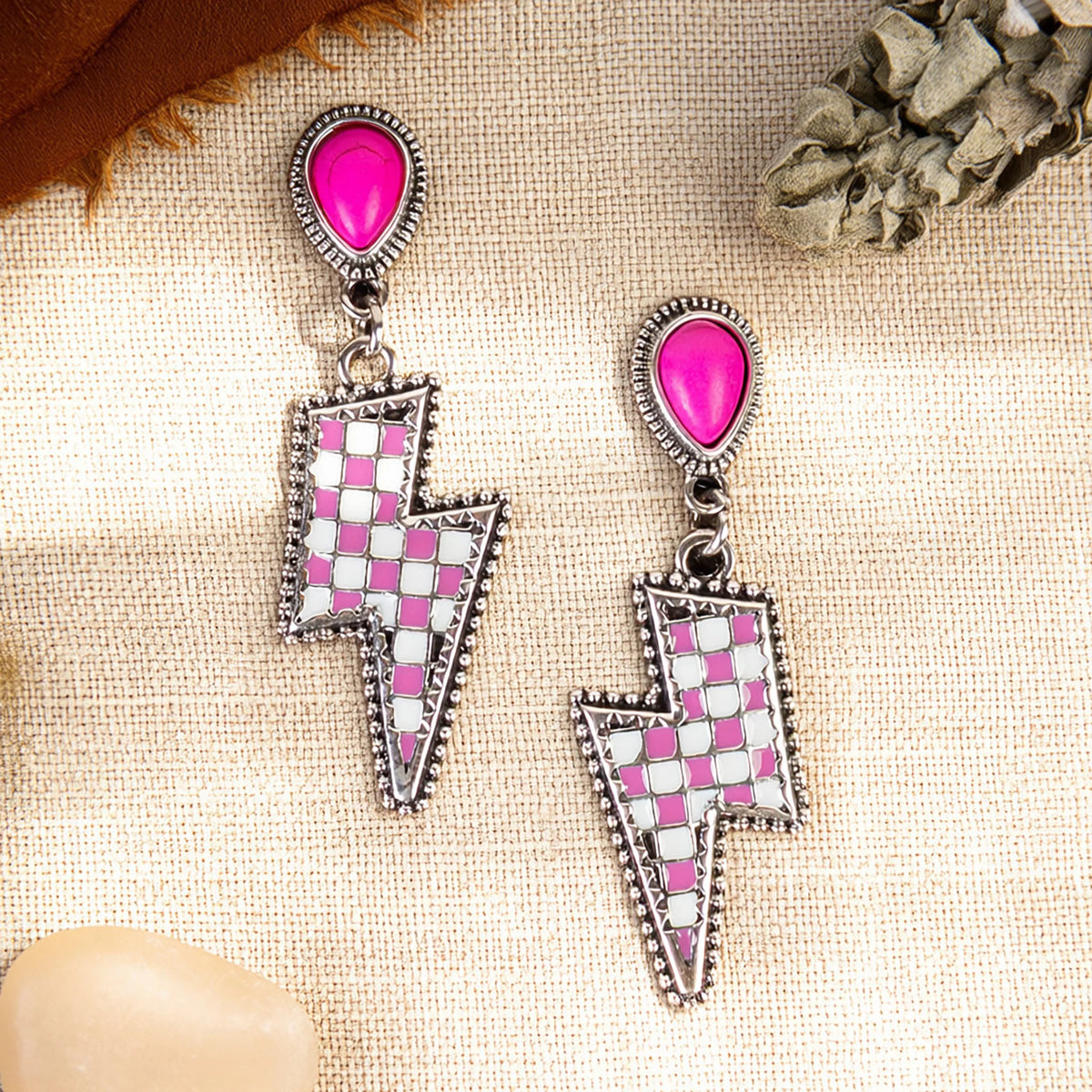 93670 - Checkered Lightning Bolt Earrings - Fuchsia