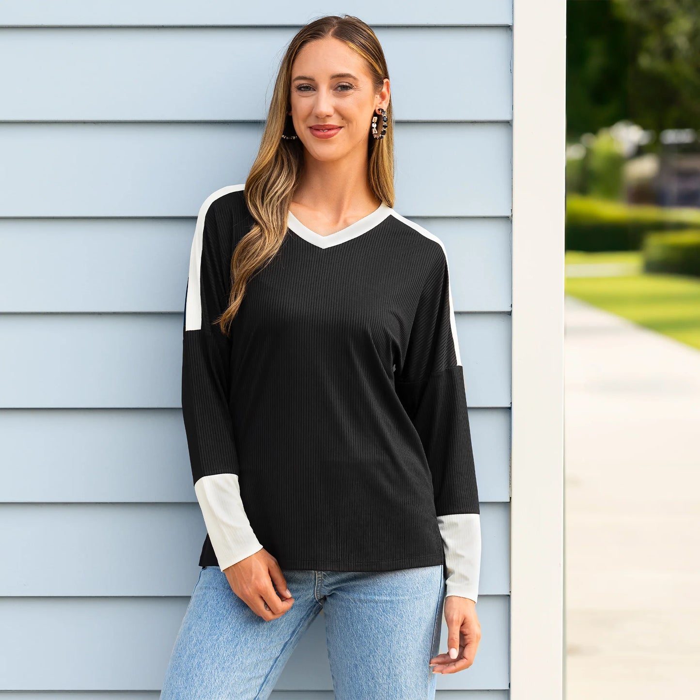 Ribbed Color Block V-Neck Long Sleeve Top - Black