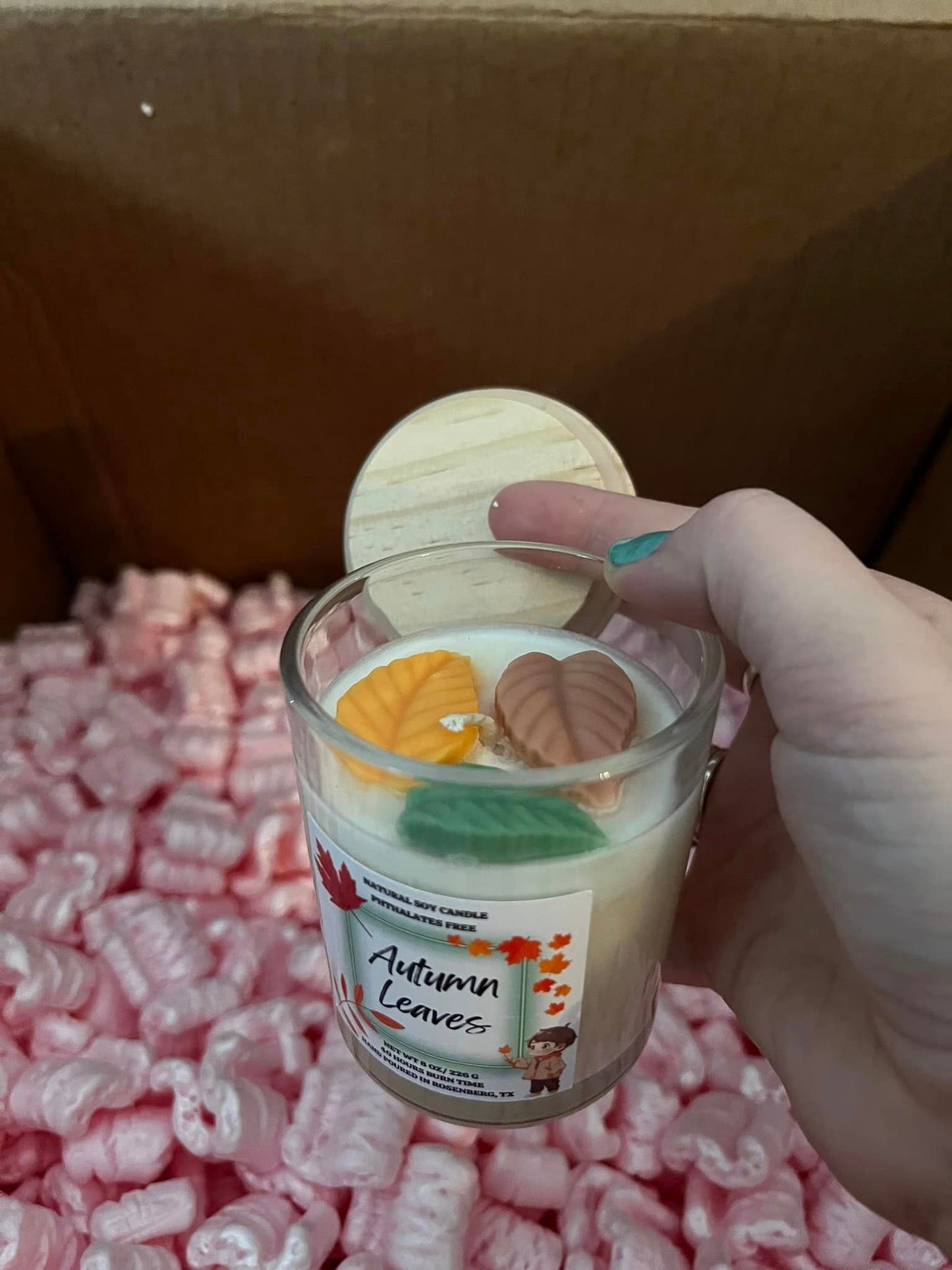 Wood Lid 40 Hour Burn Time Candles - 3 Shapes!