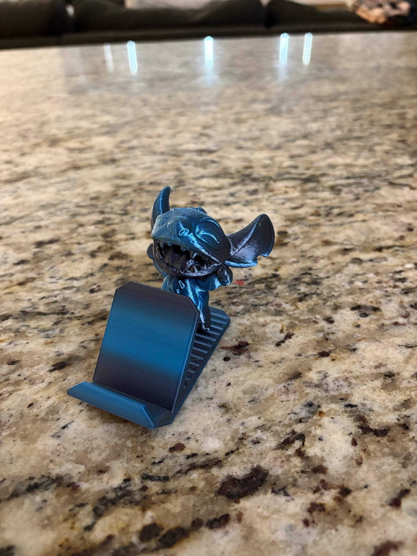 Made by Mike: Happy Blue Alien Phone Stand
