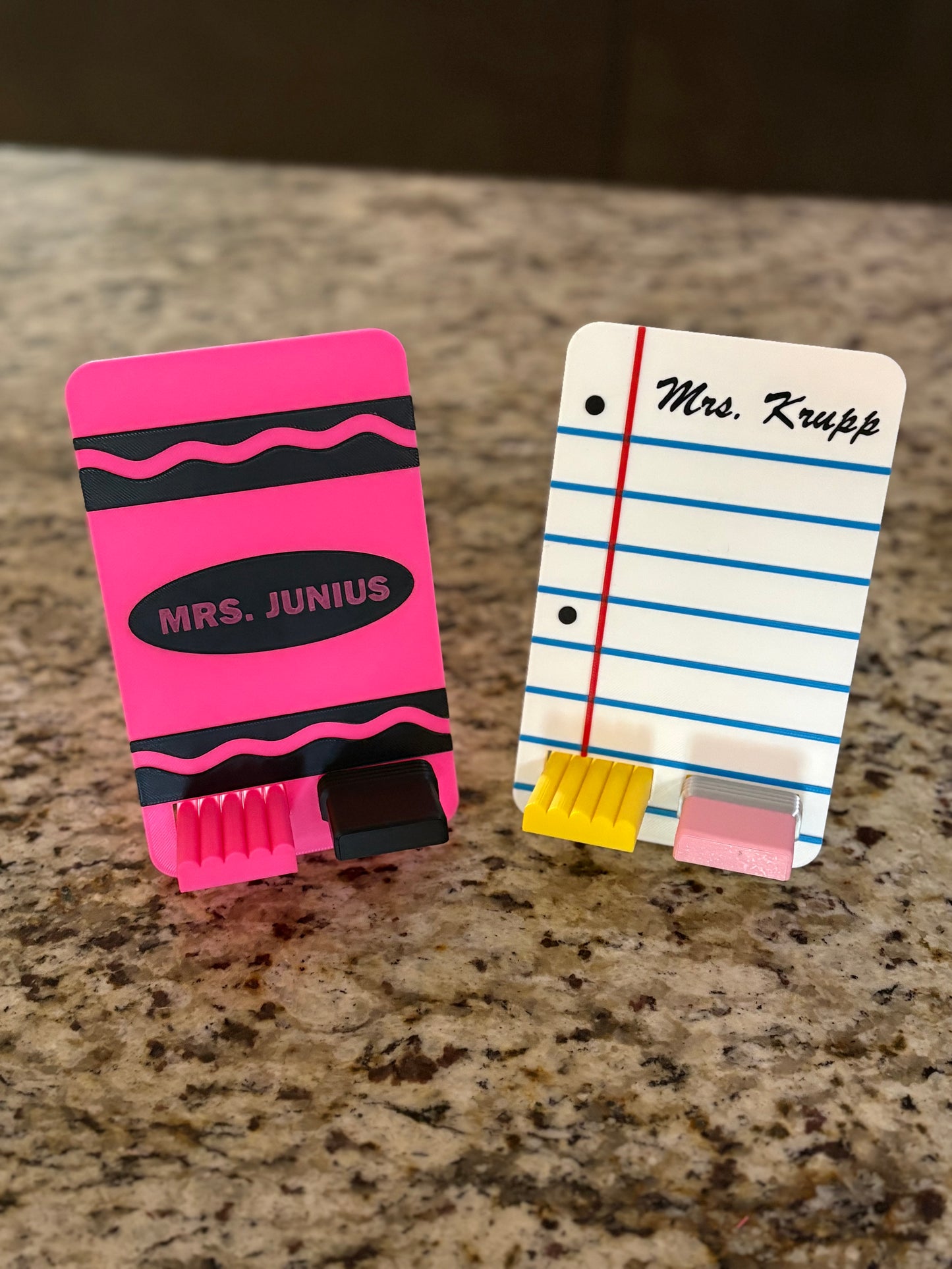 Made by Mike: CUSTOM Crayon Phone Holder