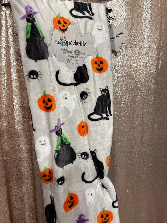 50 X 70 Plush Halloween Black Cats Blankey