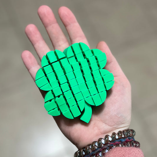 Made by Mike: Pixel Clover Fidger