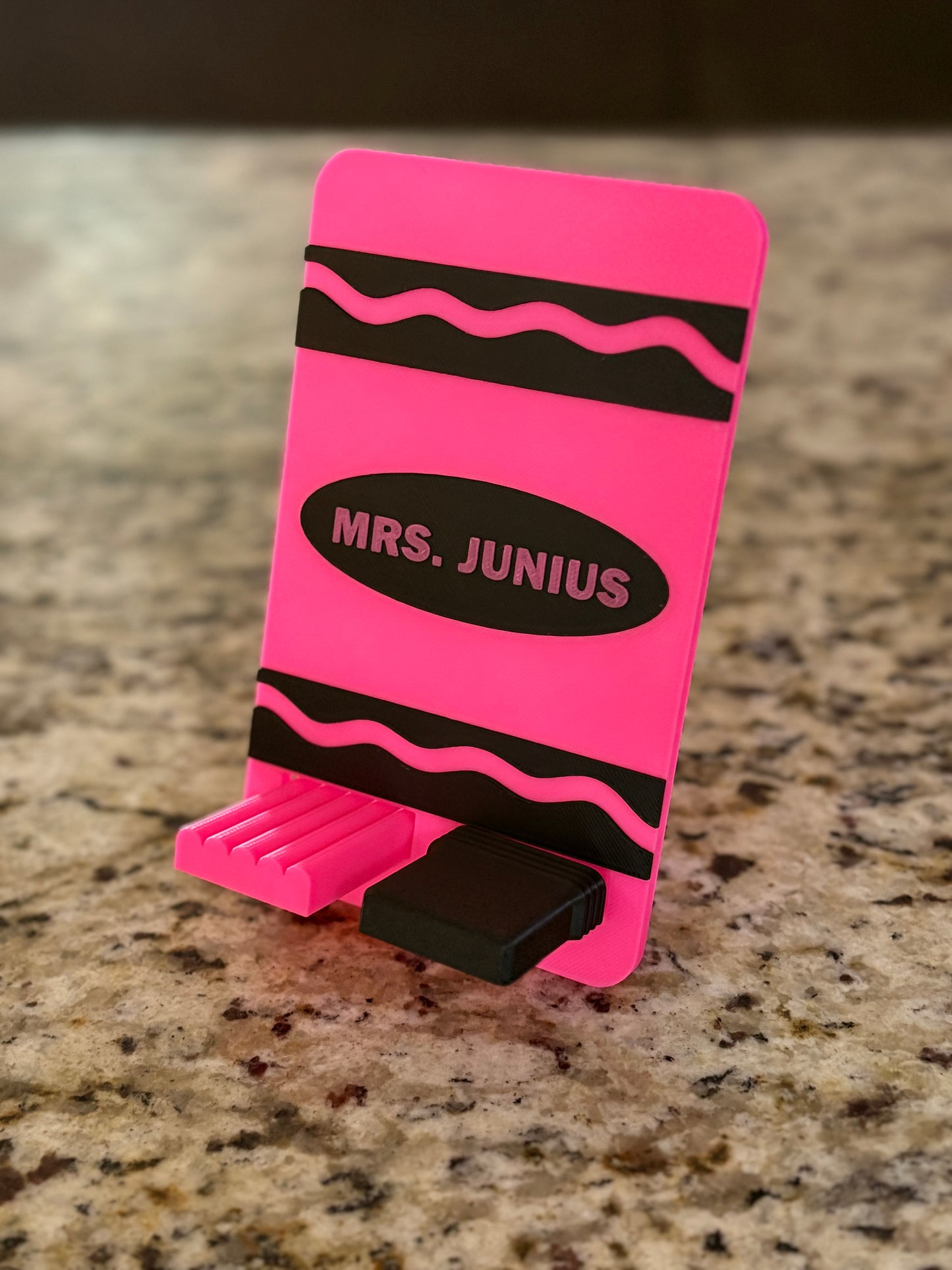 Made by Mike: CUSTOM Crayon Phone Holder