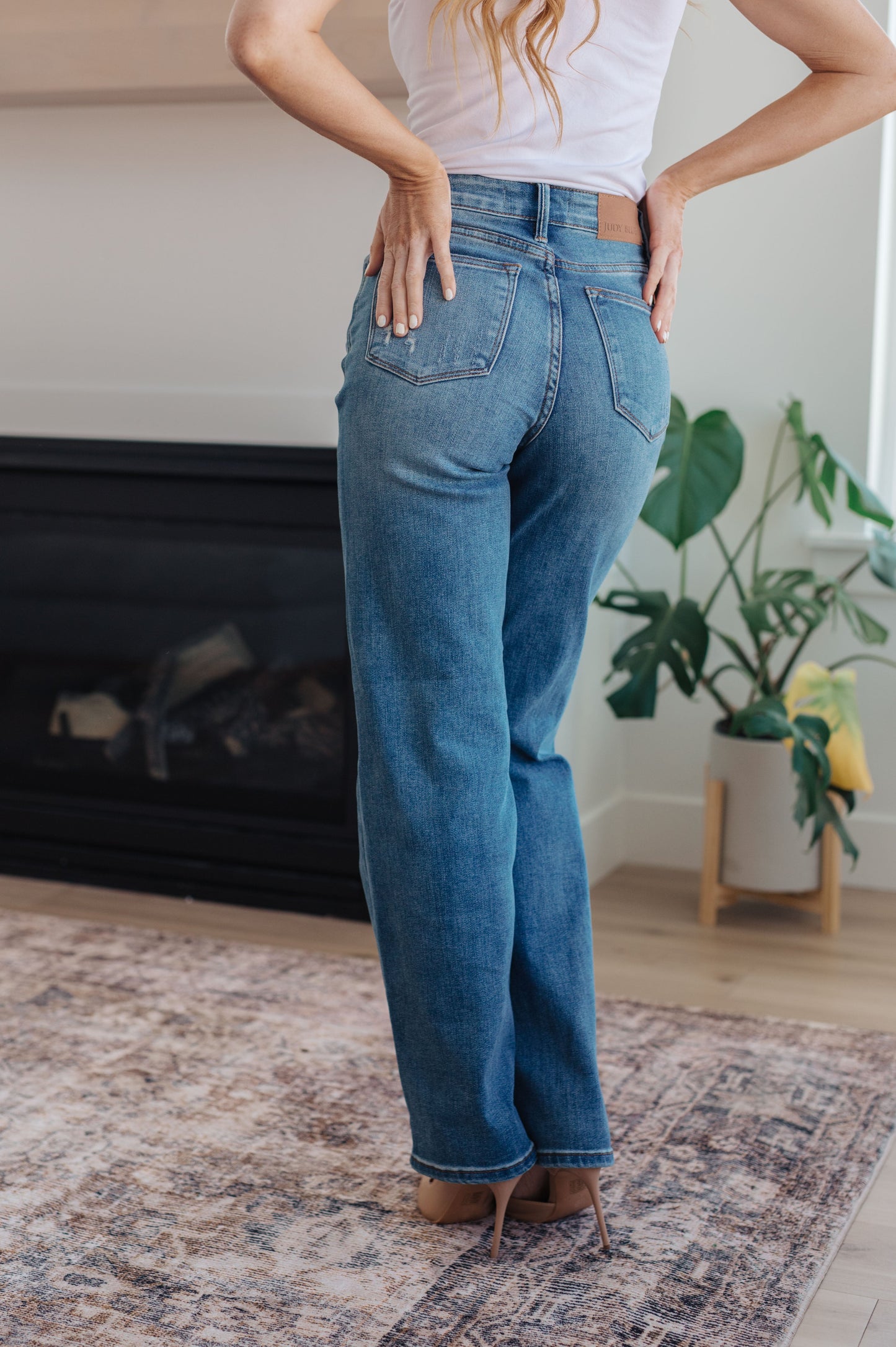 Carrie High Rise Control Top 90's Straight Jeans