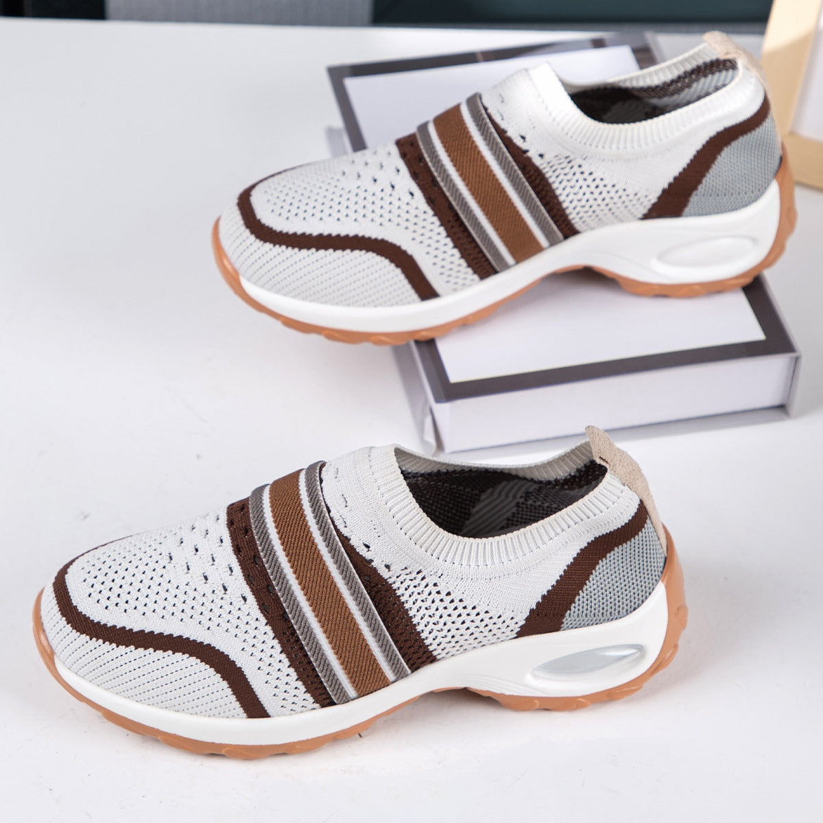 Breathable Round Toe Sneakers