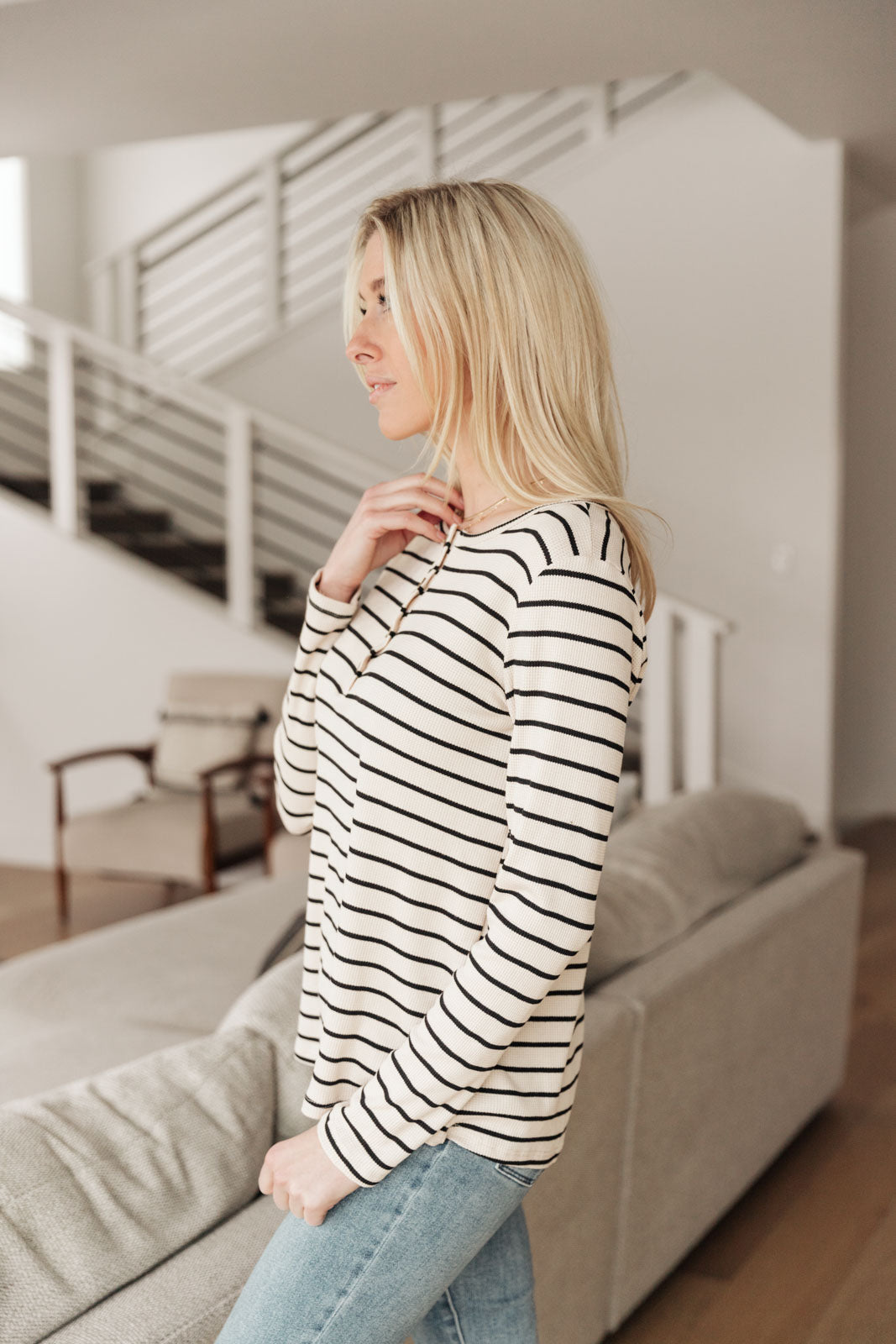 DOORBUSTER Stripe Right Top